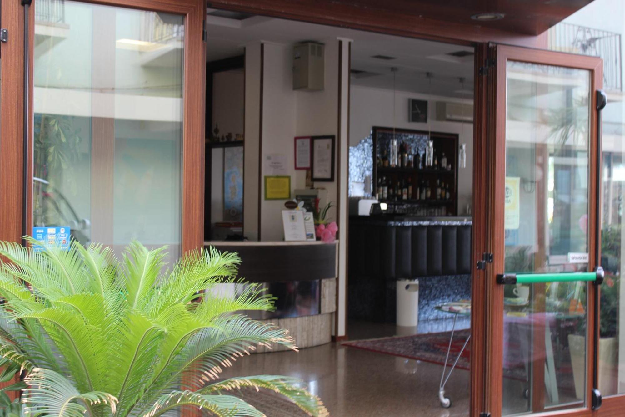 Hotel Splendid 가비체 마레 외부 사진